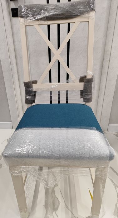 Стільці із дуба.