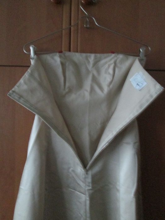 Платье 40-42 размера, бежевое, синтетика. Пр-во Турции. Торг!