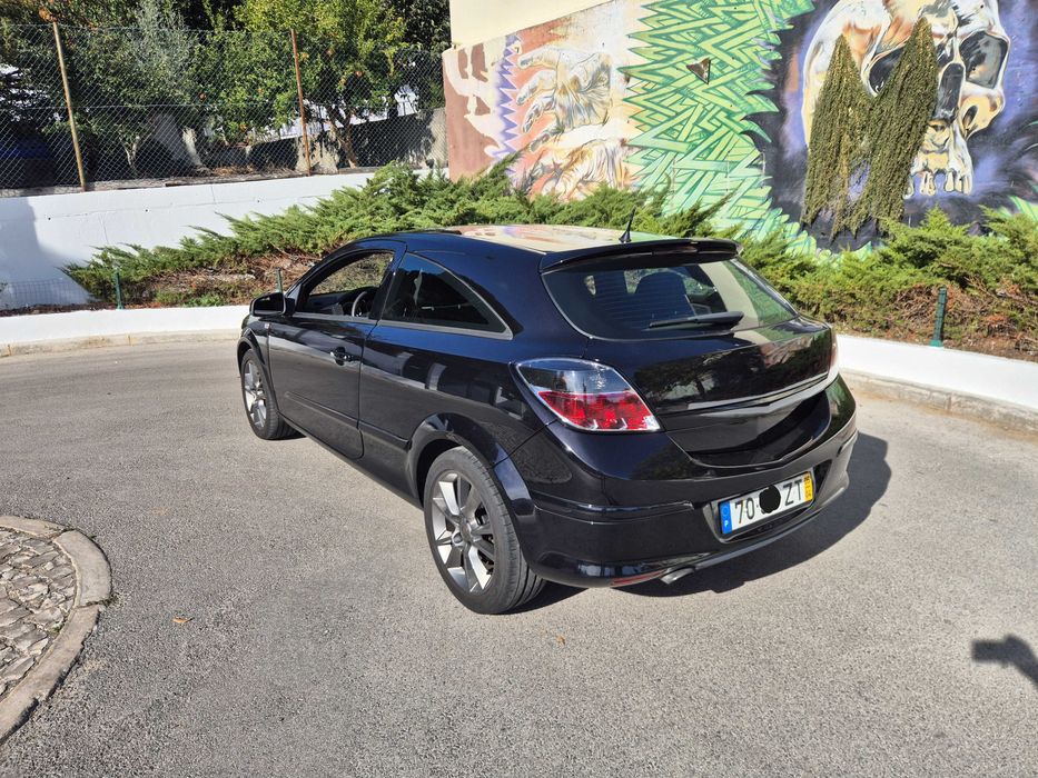 Opel Astra h GTC 1.9cdti — photo 3