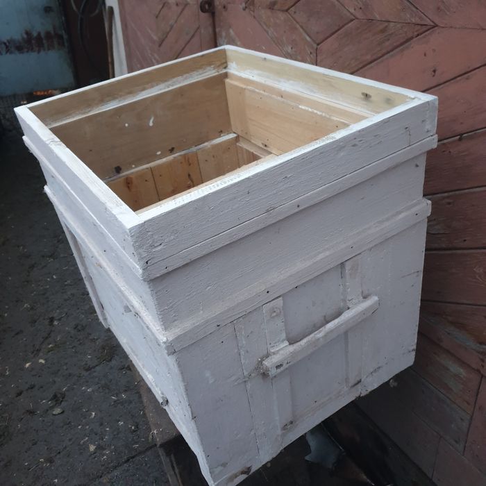 Продам нові вулики "Лежаки" 8 штук з натурального дерева.