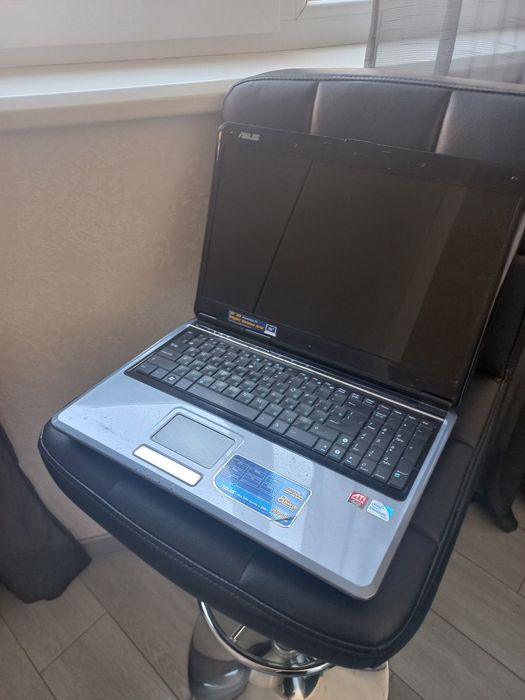 Ноутбук Asus у чудовому стані