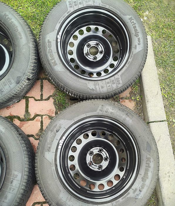 Opony zimowe KLEBER na felgach stalowych Ford 225/65/17 cali