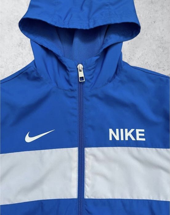 вітрівка Nike original на вік 10-12 років