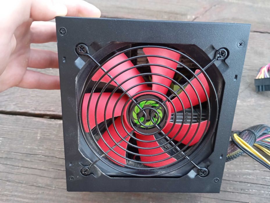 Продам блок живлення GameMax GM-500B