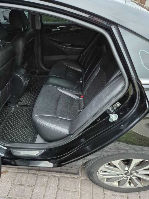 Hyundai Sonata 2013 автомат 2.4 AT (178 к.с.)  •  Premium