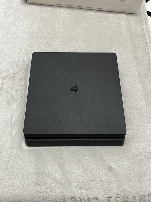 PlayStation 4 Slim 1TB + Comando + 7 Jogos + Caixa Original – Excelente Estado