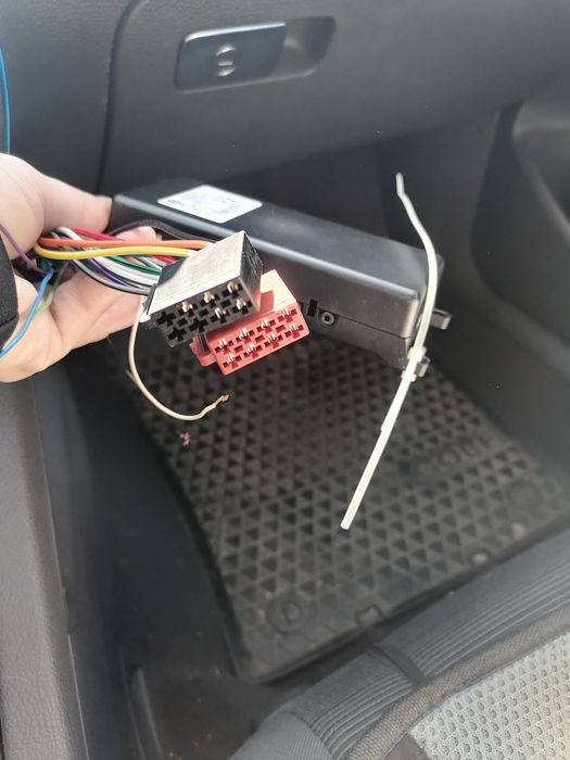 Zestaw głośnomówiący VW Golf 5 touch Phone kit