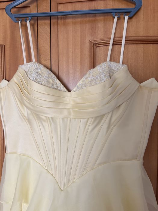 Vestido de Cerimónia Amarelo Manteiga