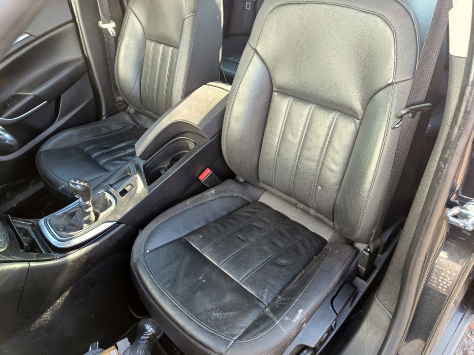 Fotele wnętrze OPEL INSIGNIA A HB Czarna skóra Stan bdb