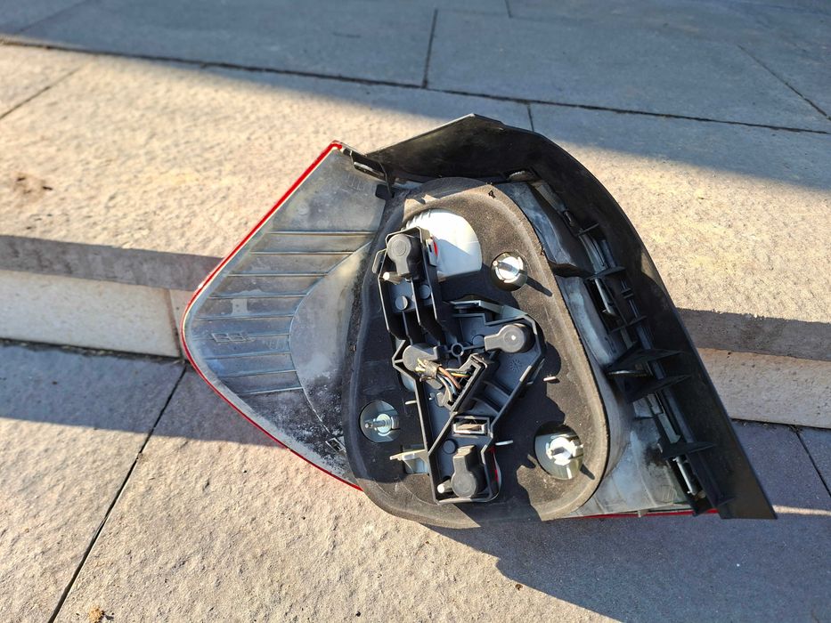 Lampa tylna prawa BMW e81 e87 oryginał przedift