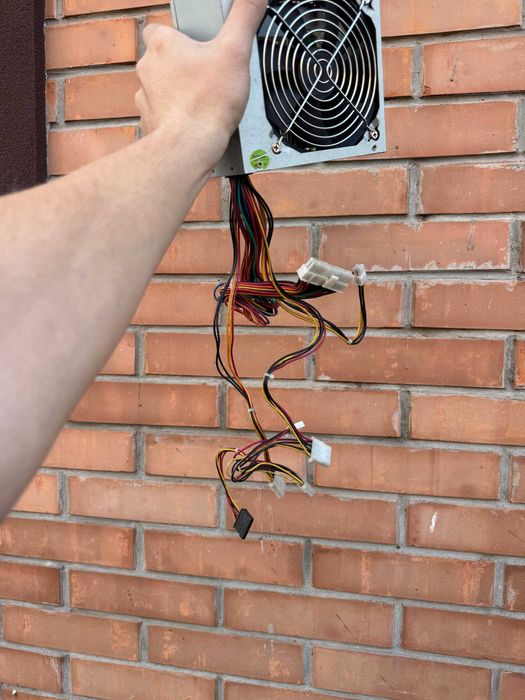 Блок живлення 400w Delux ATX400W P4