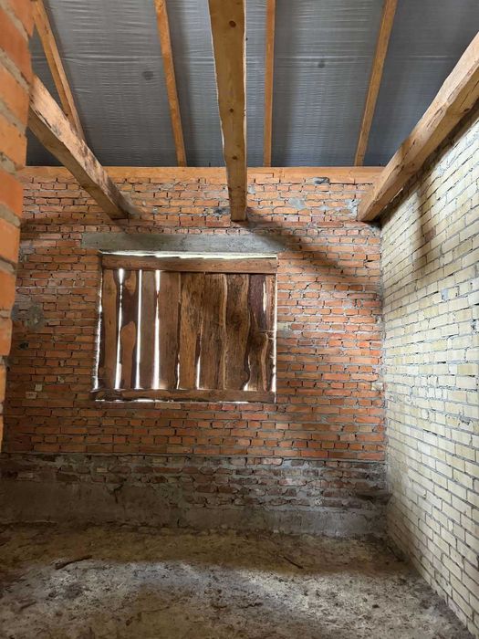 Незавершений будинок та земельна ділянка 6 сот., м. Дубляни