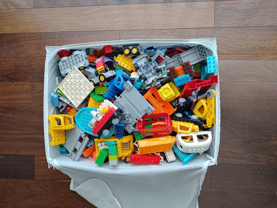 Novo preço ** Caixa com Legos grandes