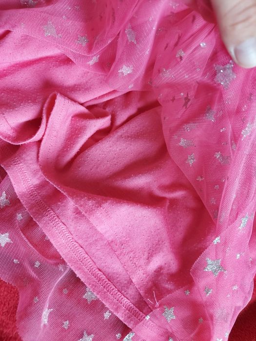 Różowa sukienka 122