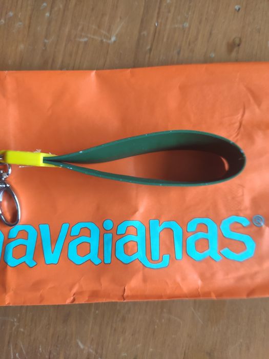 Porta-chaves marca "Havaianas" novos