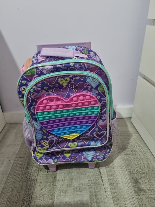 Mochila nova com estojo