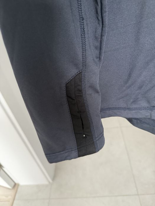 Termoaktywna bluza Asics M/L na suwak odblaskwe znaki otwory na palec