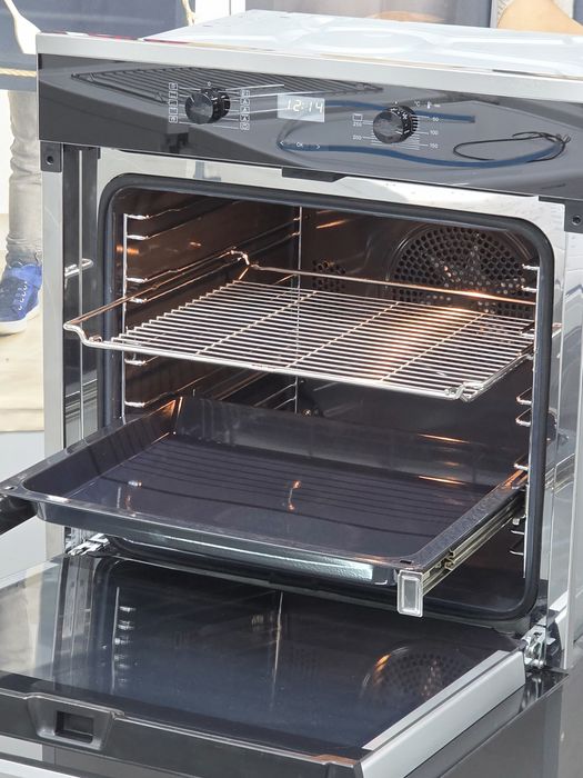 Духова шава Miele H2566 B конвекція  76 л салазки