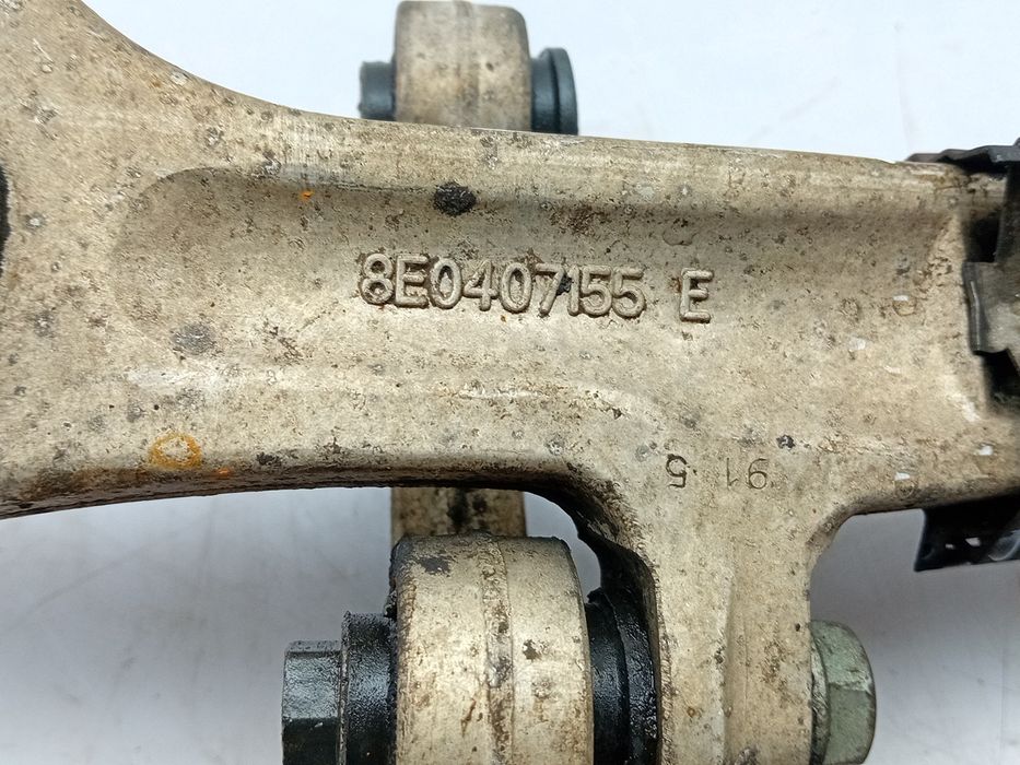Braço de suspensão frente esquerdo AUDI A4 Avant (8E5, B6)