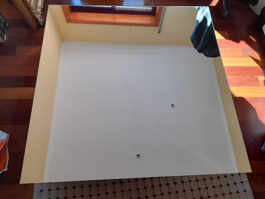 Vende-se mesa Espelhada