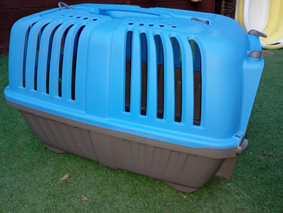 Transporter, Kontener dla kota bez drzwi.