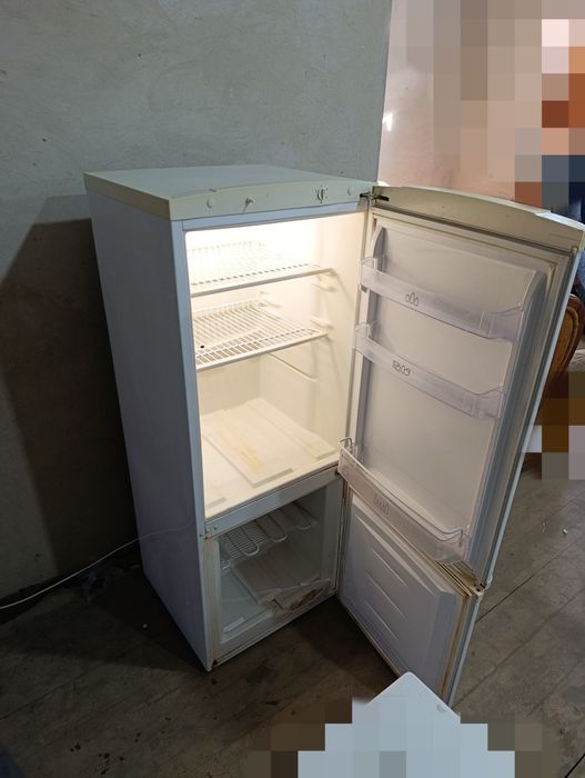 Холодильник Zanussi в нормальному стані