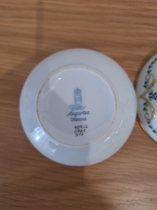 Caixa Guarda-Joias / Bonbonnière Antiga em Porcelana Augarten Wien - Pintada à Mão