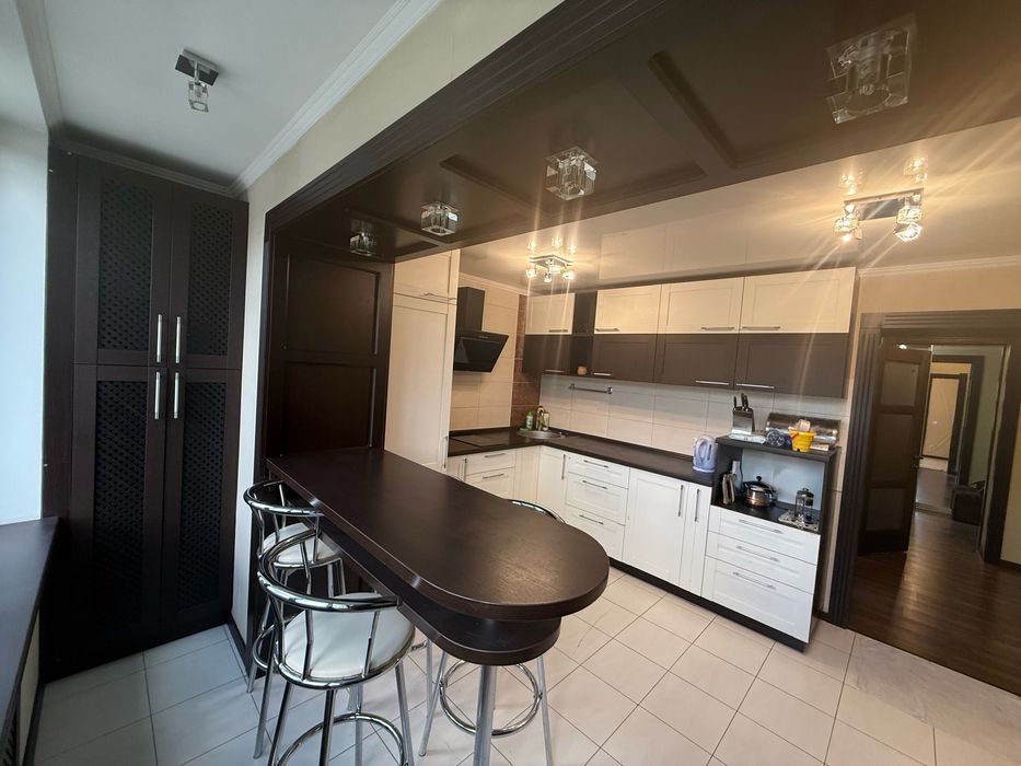 Продаж 2 кім. квартирі в Центрі міста 64м2 вул. Стрітенська