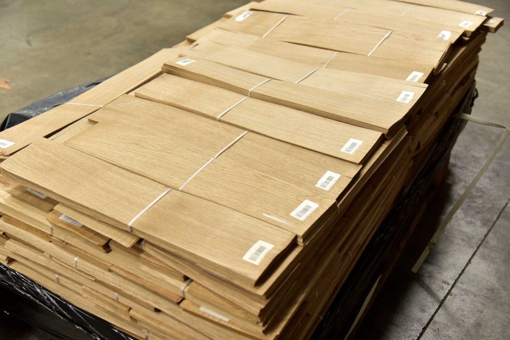 Шпон Дуб (дубовый) струганий товщина: 0,6-2,5 мм А/АВ/В/ВС в наявності