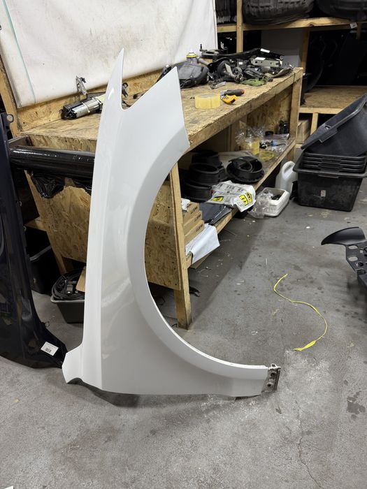 Крило праве Audi Q5 8R0 2008 -2016 рік LS9R біле