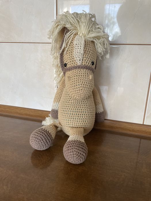 В’язаний коник.