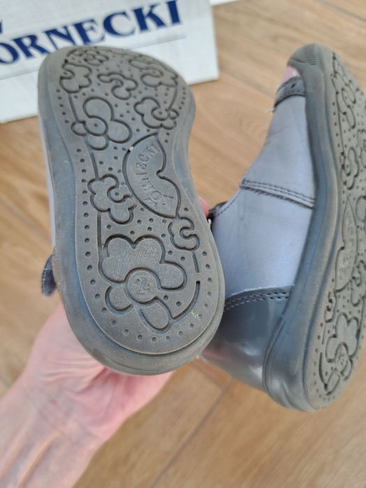 Skórzane buty baleriny balerinki półbuty kornecki 24
