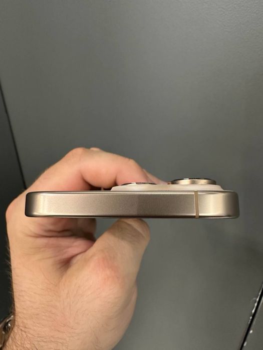 Apple iPhone 16 Pro ~ 256GB ~ Desert Titanium (MYNK3) ~ Айфон 16 Про ~ Батарея 90%