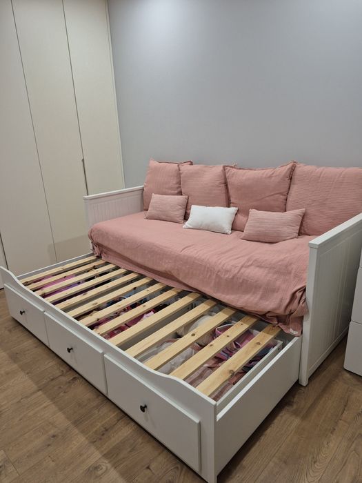 Cama Ikea indiv/dupla modelo Hemnes