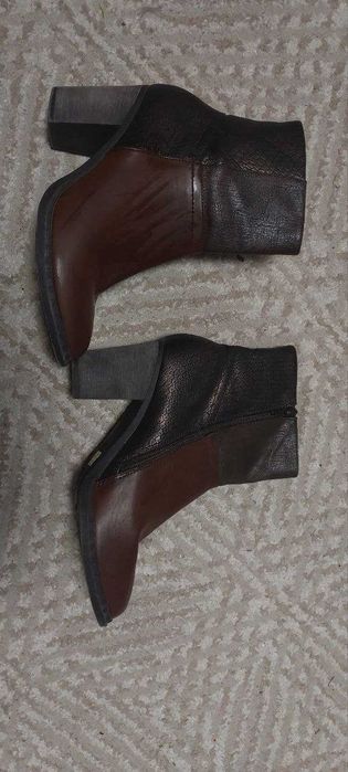 Сапоги коричнево-черные на каблуке