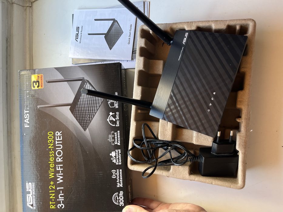 Роутер ASUS. RT-N12+ Wireless-N300 вживаний