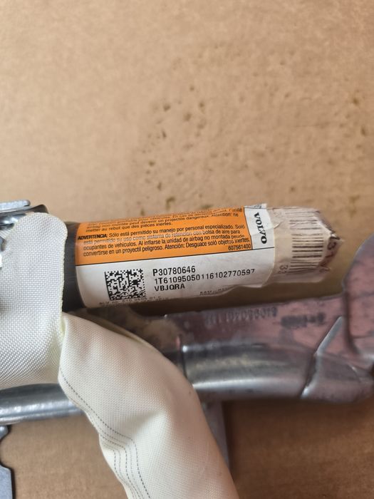 Kurtyny Volvo V60 2013 rok  nr 2