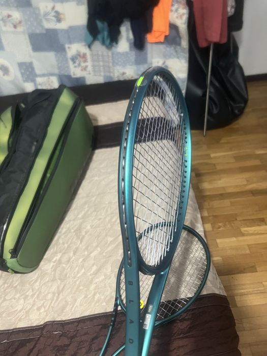 Vendo 2 Wilson Blade 98 V9 305 gr, 18/20 , L3.. e saco (oferta).. E stao em excelente estado, como novas.