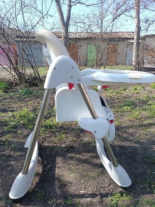 Продам столик для годування