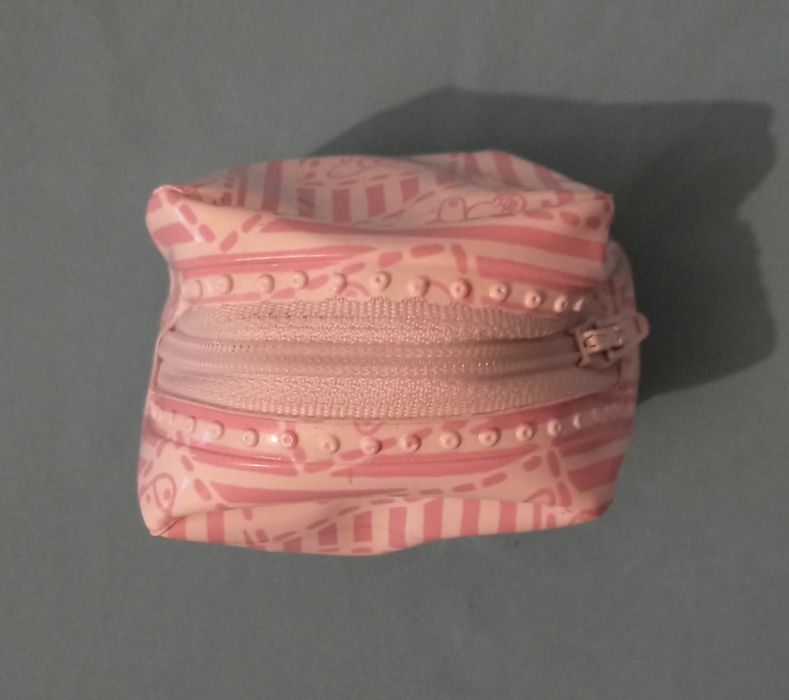 Porta-modeas para criança