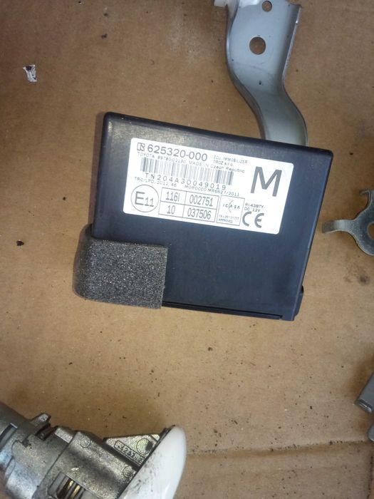 toyota AURIS II 13-18 1,4 d-4d 90 km komputer zestaw startowy immo