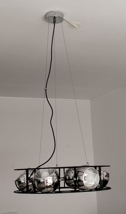 Candeeiro teto (loja  Área) estrutura 60cm diametro, por 14cm altura, com 6 globos de luz direcionais.