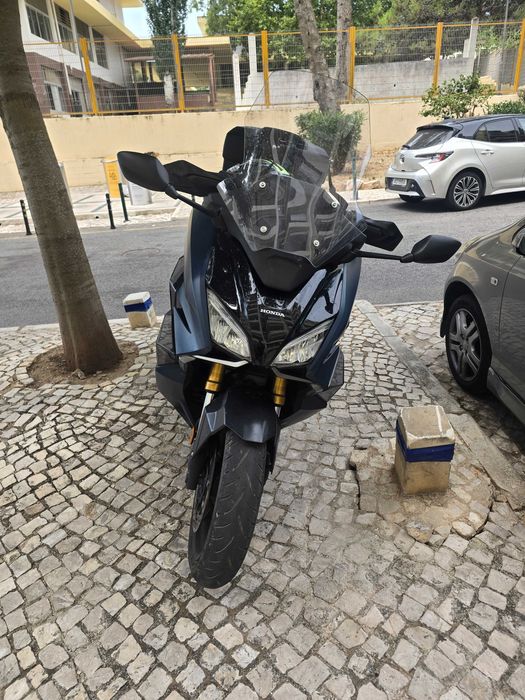 Honda Forza 750. Desço o preço diariamente pelo que não aceito propostas inferiores ao valor anunciado.