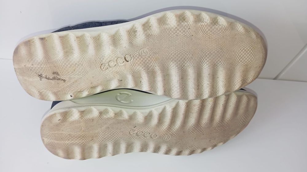 ECCO flexure Runner 41
