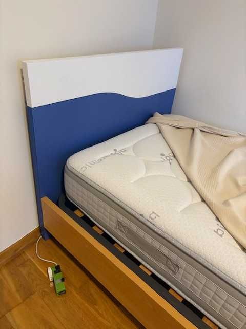 Cama individual juvenil + mesa cabeceira  =baixa preço=