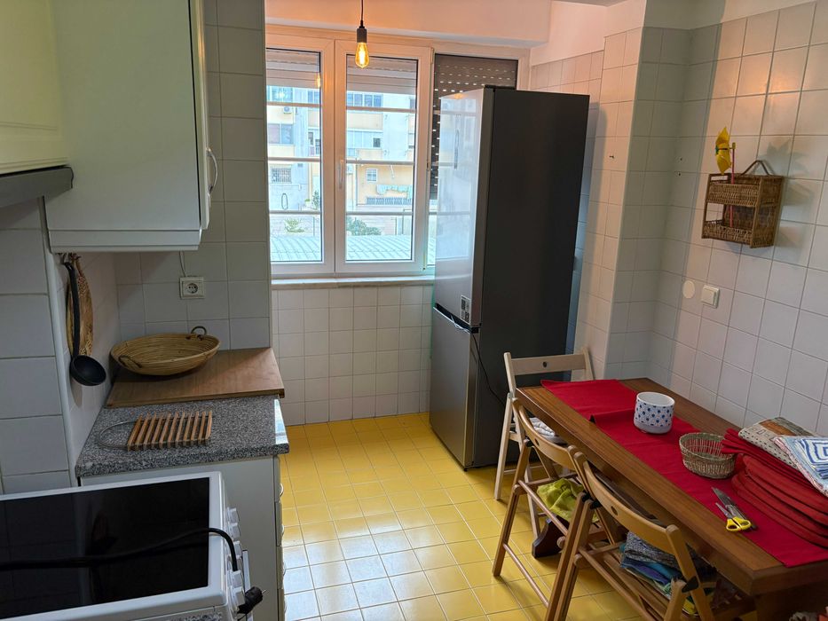 Alugo quartos com varanda no Lumiar