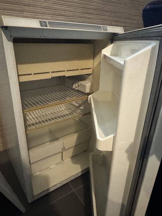 Frigorifico pequeno Ariston