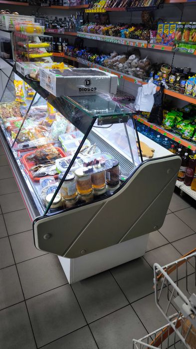 Продам холодильну вітрину Cold W 18 ІІ K/