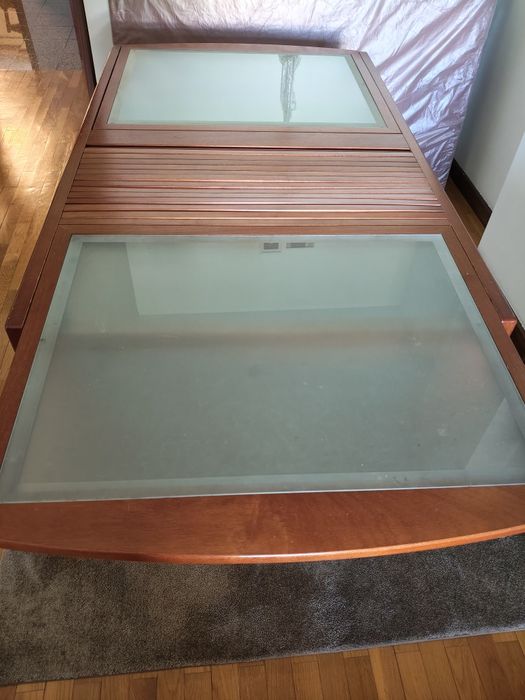 Mesa de Jantar / Madeira e Vidro