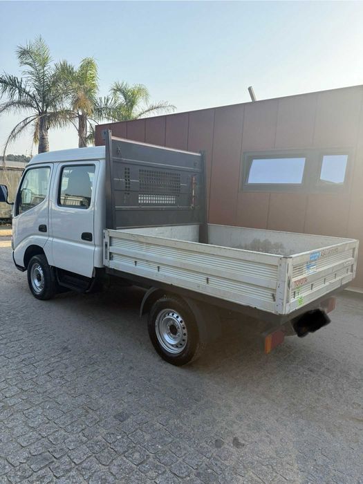 Toyota dyna cabine dupla